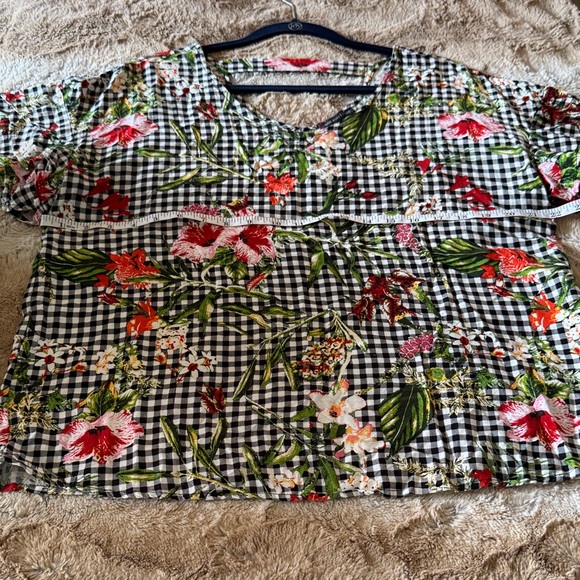 Signature Studio Women’s Top – Size XL - Picture 4 of 6